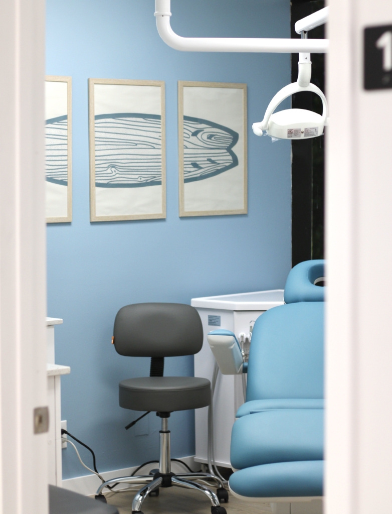 kid-friendly treatment room with surfboard